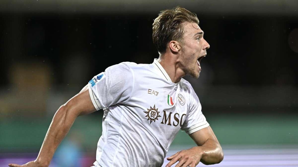 Hojlund show con la Danimarca: doppietta e assist nel 6-0 alla Bielorussia 