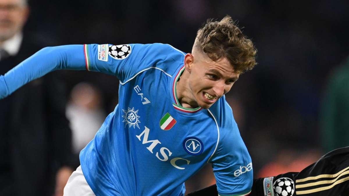 Cambio modulo che tiene fuori Lindstrom? Per Sky sarà 3-5-1-1 con Politano trequartista