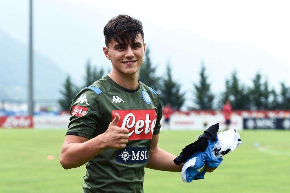 FOTO TN - Finalmente Elmas in campo! Il saluto del macedone ai nuovi tifosi
