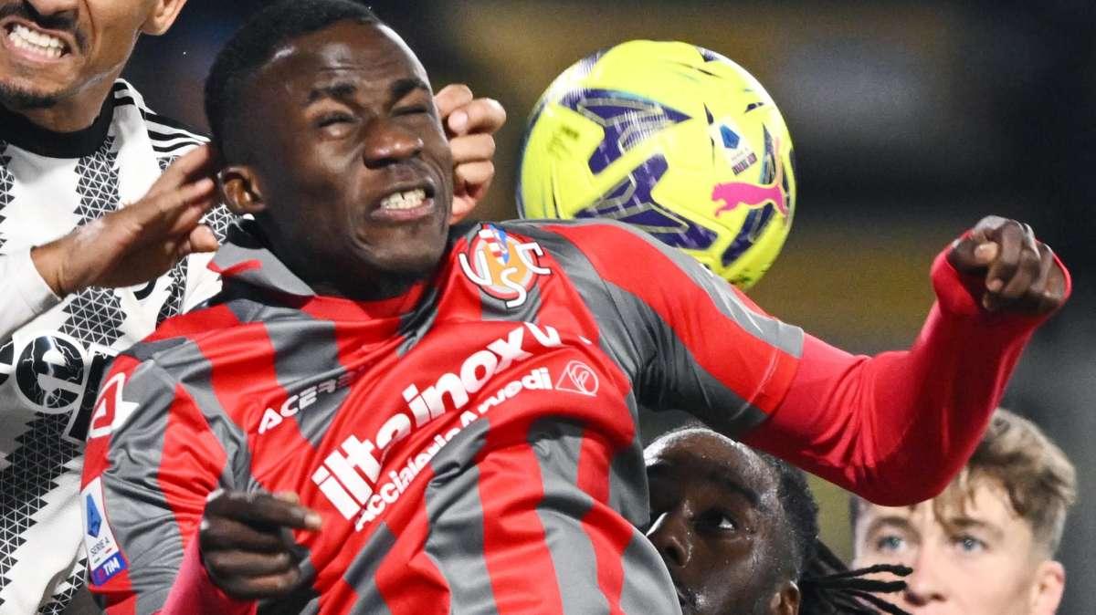 Difesa azzurra sorpresa: la Cremonese trova un insperato pareggio all'88'