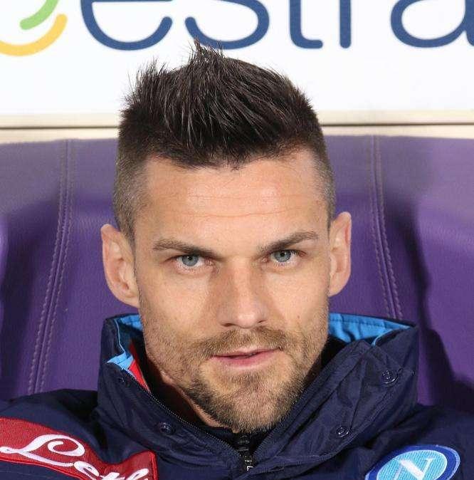 Violento scontro, ferita e tanto sangue per Hysaj: Sarri costretto a far entrare Maggio