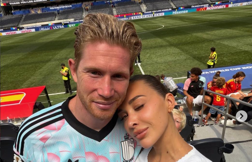 De Bruyne saluta i mondiali, la moglie: "Sempre con te, in ogni capitolo"