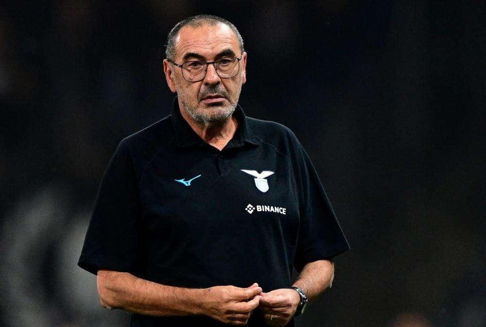UFFICIALE - Critiche ad arbitri dopo il ko col Napoli: 4 mila euro di multa a Sarri e Lazio