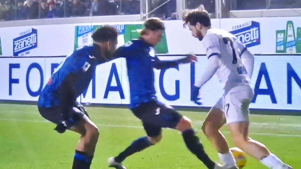 Ziliani: "Per fortuna che Hateboer è entrato solo al 33', solo entrate dure e pestoni a Kvara"