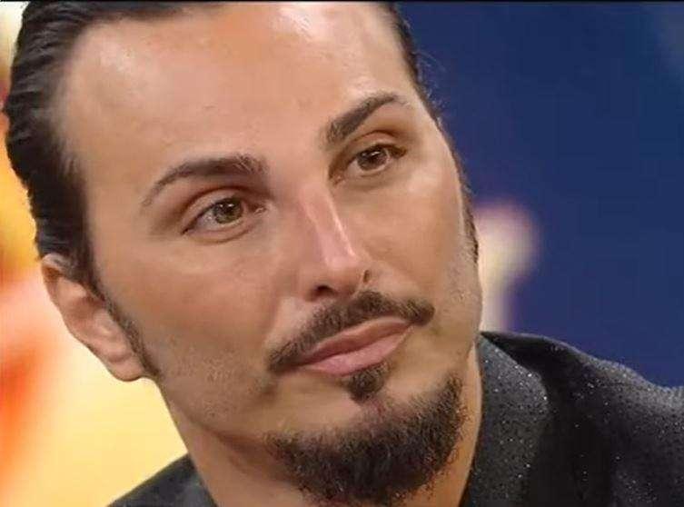 Camorra, blitz contro il clan Di Lauro: 27 arresti, anche il cantante neomelodico Tony Colombo
