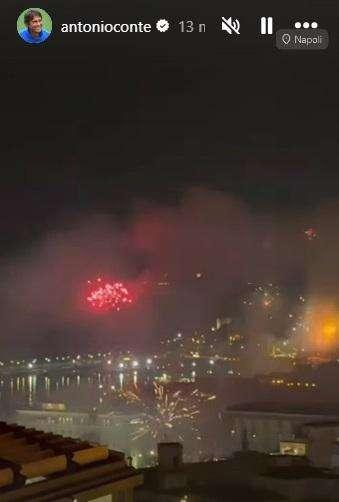 Primo Capodanno a Napoli, Conte si gode lo spettacolo pirotecnico 