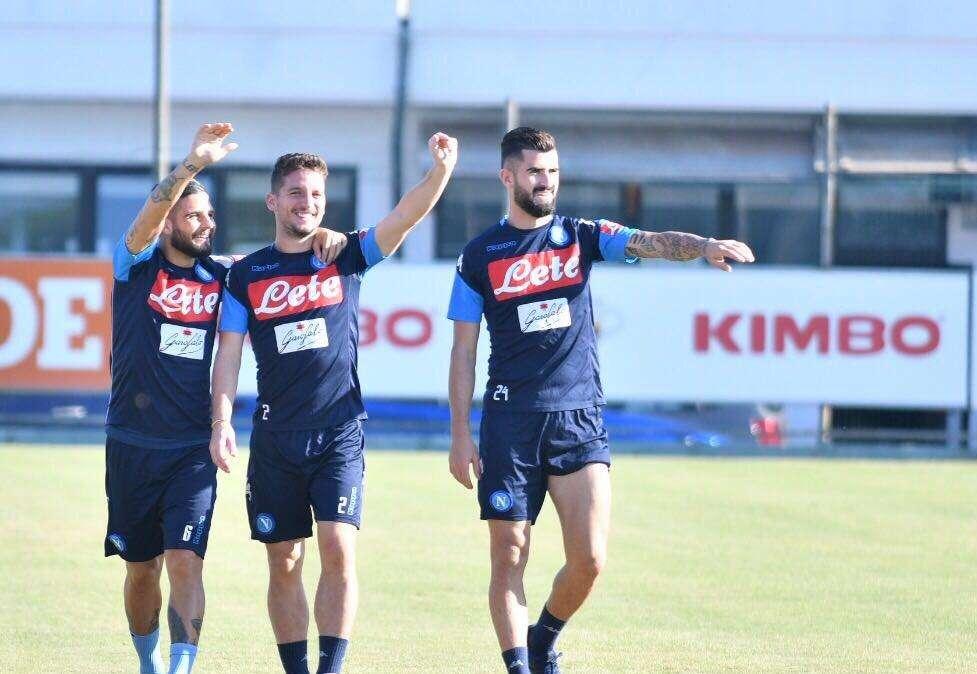 FOTO LIVE - Azzurri al lavoro a Castel Volturno: sorrisi per Insigne, Mertens e Hysaj