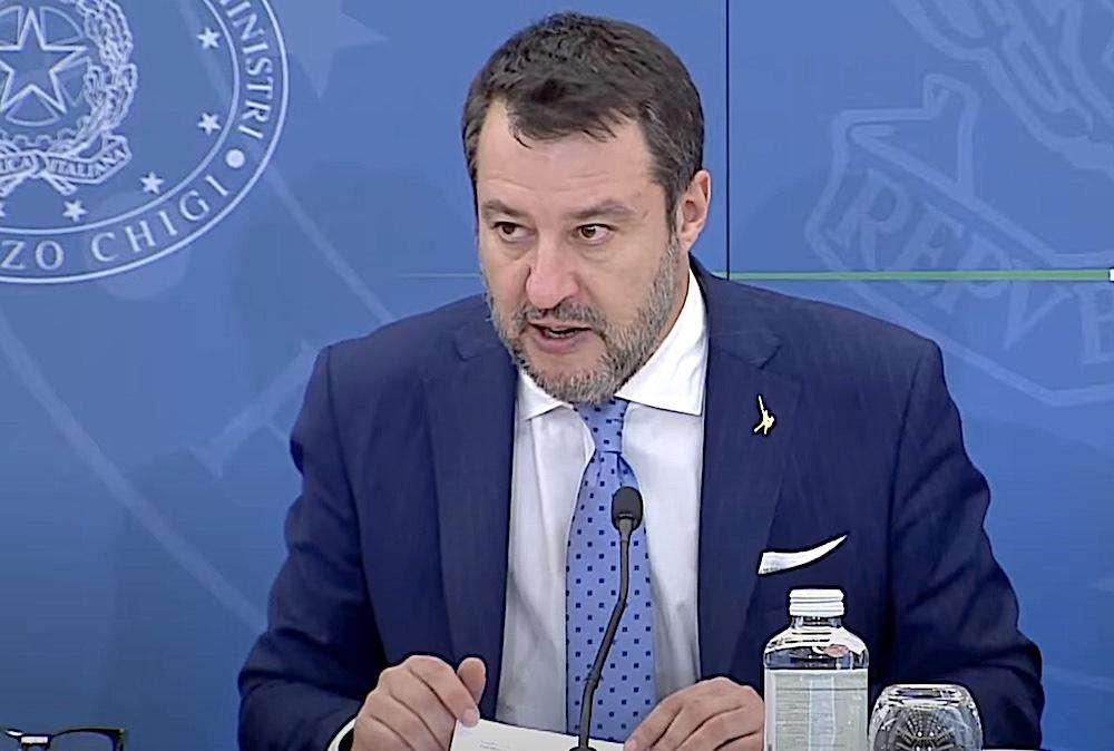 Salvini critica il Milan: "Non ha investito come poteva, Allegri sta facendo un miracolo"