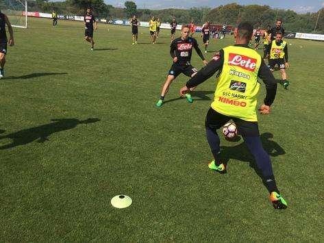 Qui Castel Volturno: allenamento pomeridiano. Partitina a campo ridotto e lavoro tecnico-tattico
