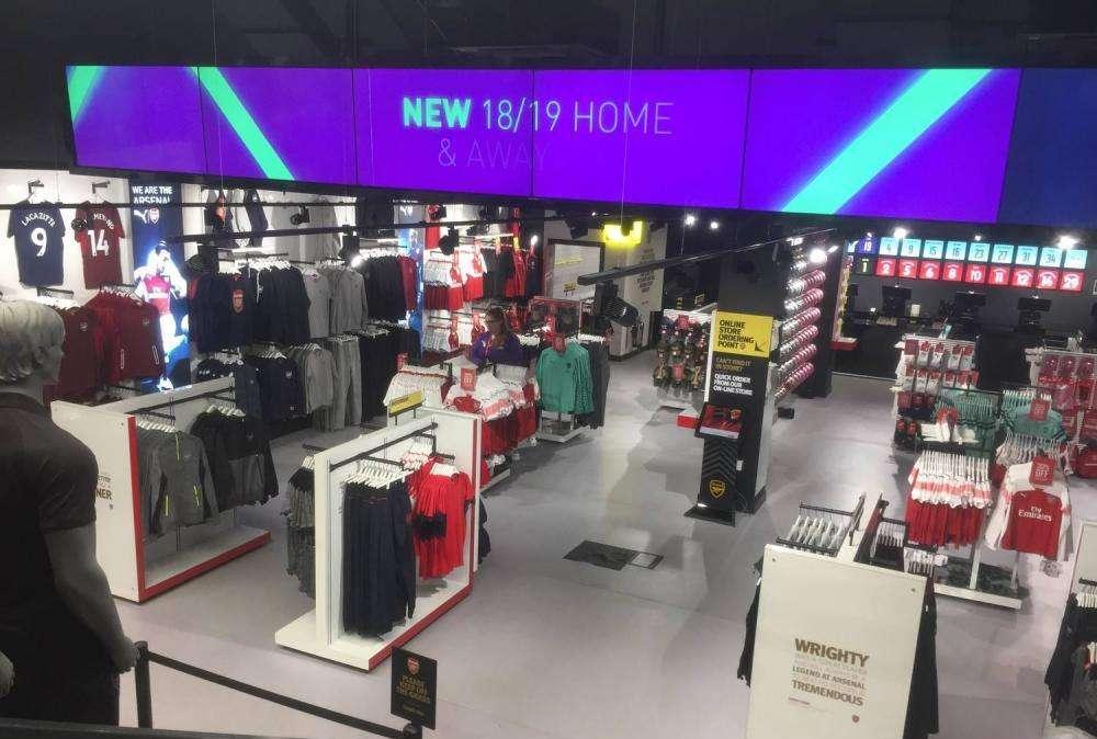 FOTOGALLERY - Megastore e sold-out, Arsenal superpotenza da matchday: quei 100mln a stagione che mancano al Napoli