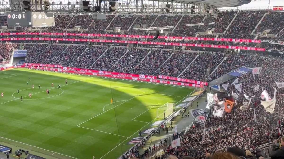 UFFICIALE - Rinforzo per l’Eintracht Francoforte: preso un terzino dal PSV