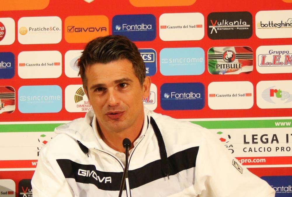 L'ex azzurro Di Napoli: "Il pubblico del San Paolo fuori da ogni logica, vive per la maglia!"