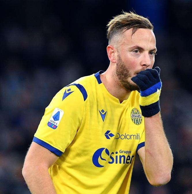 Oggi il Verona sfida il Cagliari: ben 6 diffidati rischiano di saltare il Napoli