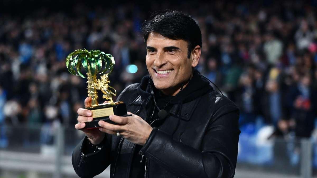 Sal Da Vinci a Rai 1: "Champions o Eurovision? Il Napoli si deve ancora qualificare"