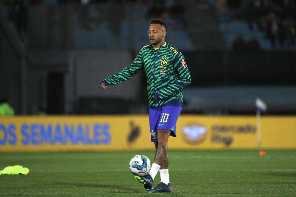 Terrore per Neymar: banditi tentano di rapire la figlia neonata e la compagna