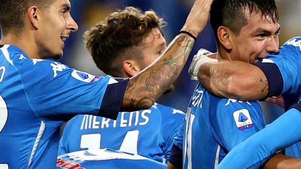 FOTOGALLERY - Il Napoli in viaggio verso Roma, gli azzurri pronti in treno