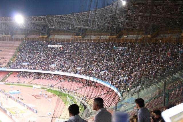 Il Roma - Individuati i responsabili degli incidenti in Curva A: Daspo per 10 persone