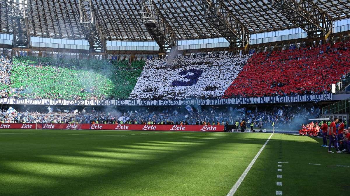 Repubblica - Problema stadio da risolvere: pochi 55mila posti, Napoli-Inter subito sold-out