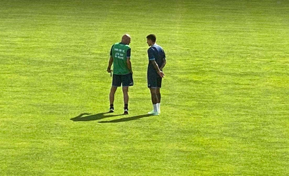 FOTO - Prima dell'allenamento, colloquio individuale Spalletti-Di Lorenzo