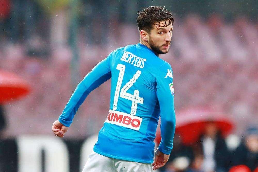 Entra il dodicesimo titolarissimo Zielinski. Sarri toglie Mertens, ma Dries voleva continuare a giocare