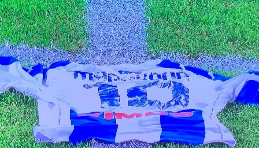 Anche a Crotone in stile Argentina: il Napoli ripropone la maglia in onore di Diego