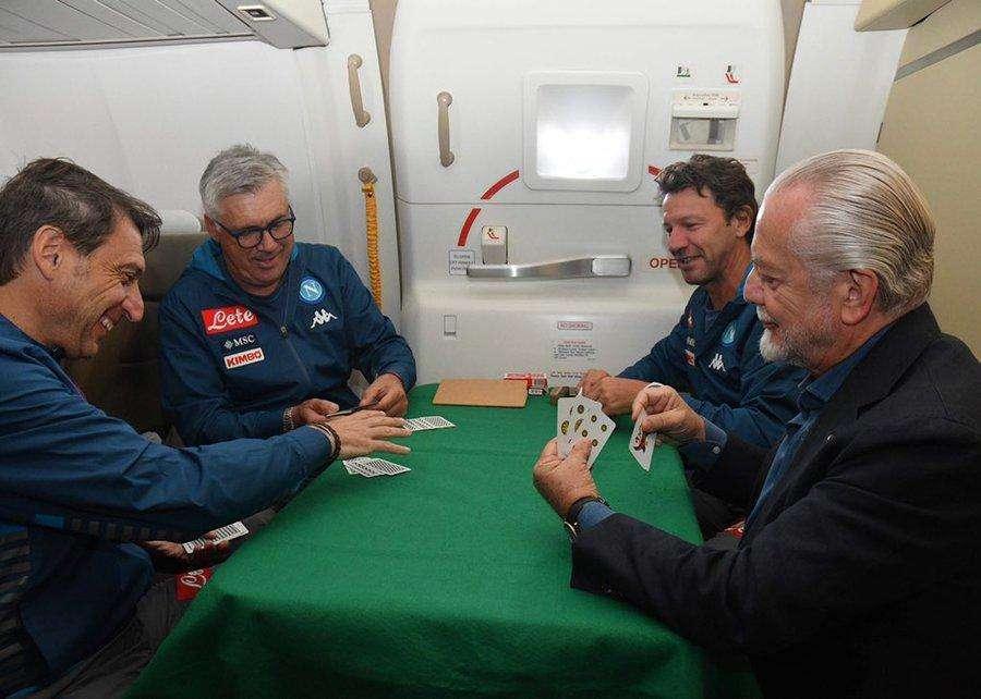 Ancelotti: “Io e ADL coppia imbattibile a carte. È fortunato, gli chiederò di presenziare al sorteggio" 