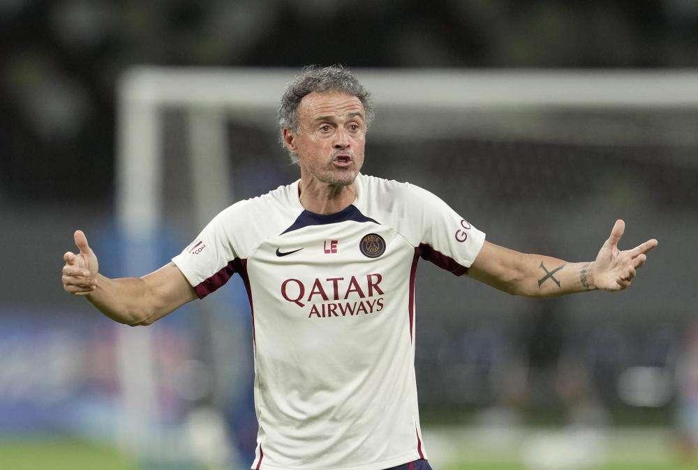 Luis Enrique allontana le voci d'addio al PSG: “Uno per tutti e tutti per uno"