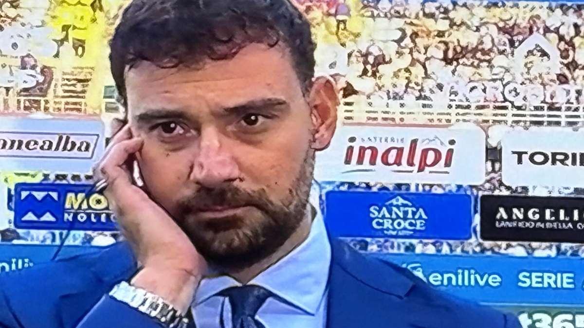 Furia Manna a Dazn: "Vergogna! Basta! Il VAR interviene sul primo fallo da campo e non sul 2º!”