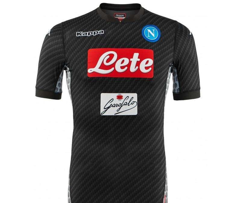 Kiss Kiss - Scelta la maglia per questa sera: azzurri in maglia "Carbon"
