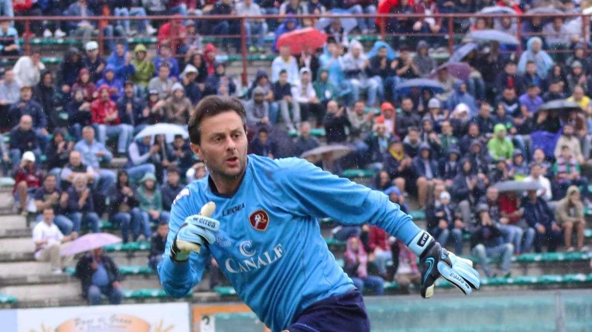 L'ex Belardi: "Caprile, così ti sei bloccato la crescita! Il Napoli non ha manco le coppe..."