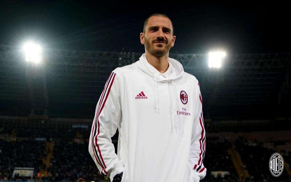 FOTO - Milan arrivato al San Paolo: rossoneri in sopralluogo sul prato del San Paolo