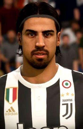 FOTO - Juventus, Khedira si lamenta con Fifa 18: "Non porto i capelli così da due anni..."