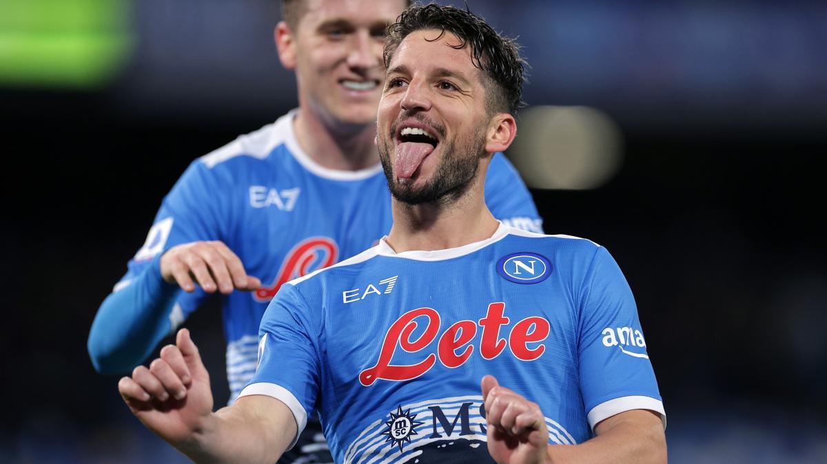 Tutti in piedi per Mertens: doppio cambio per Spalletti 