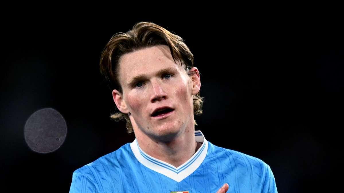 Infortunio McTominay: la decisione di Conte per il Como