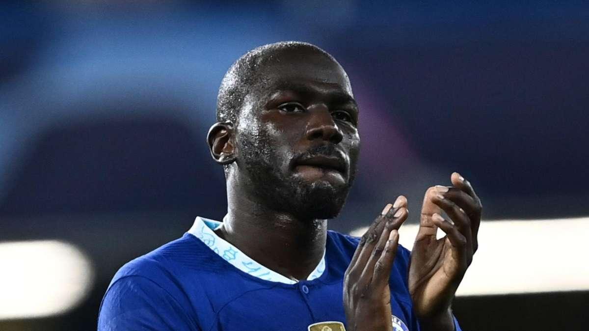 Koulibaly entra nell'organigramma di un club francese, ma non lascia il calcio giocato