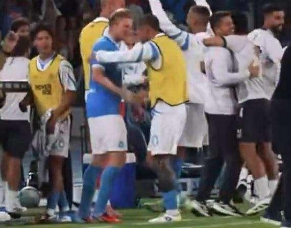 "Fratm!", De Bruyne esulta in napoletano con Mazzocchi