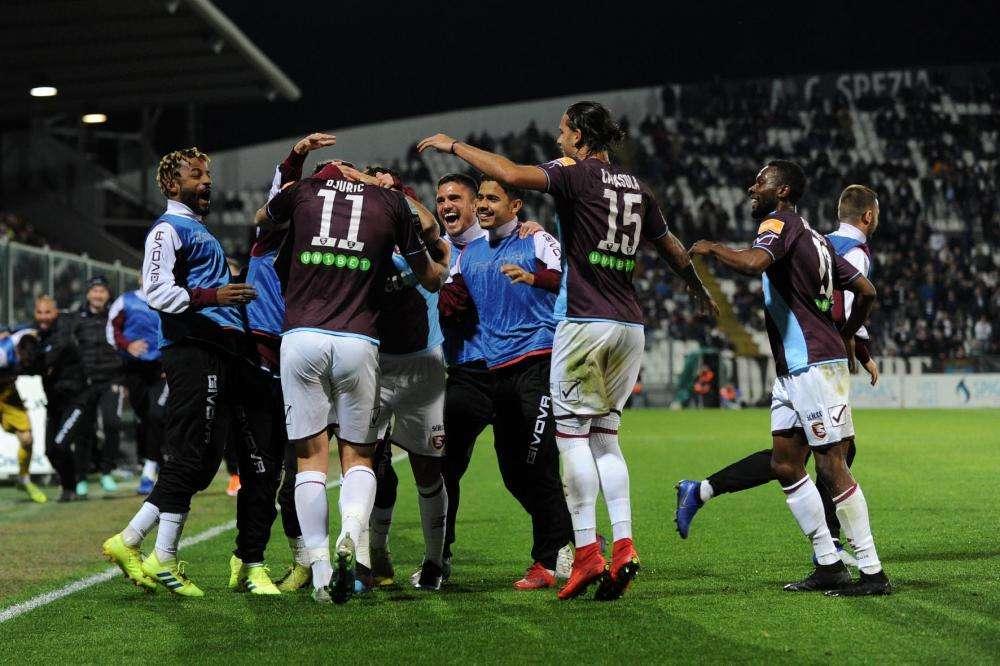 Serie B, la Salernitana vince l'andata play-out col Venezia: all'Arechi finisce 2-1 