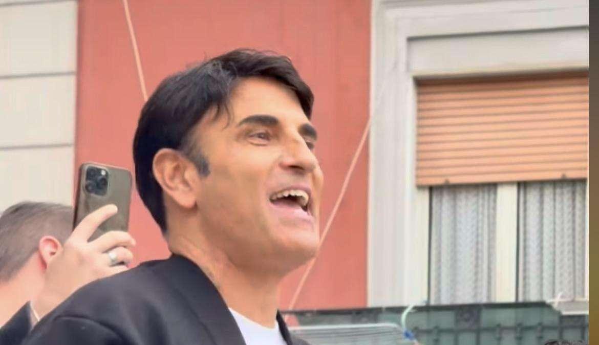 Sal Da Vinci su Cazzullo: "La mia canzone parla d'amore, non rispondiamo alle provocazioni!"
