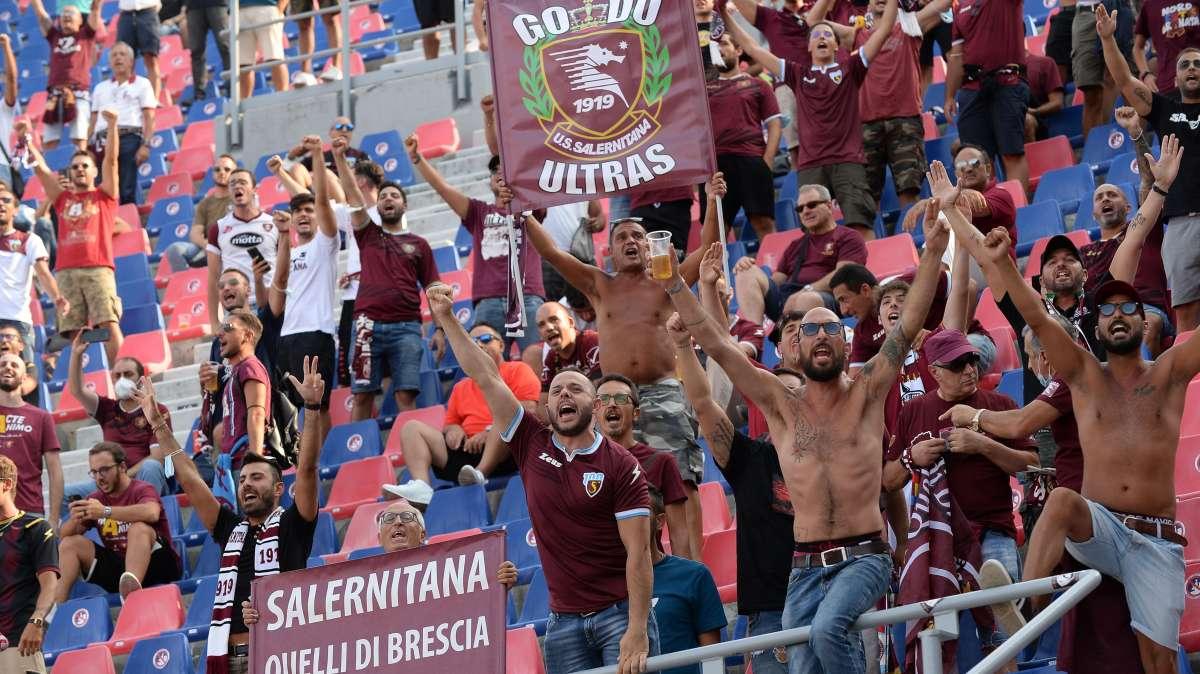 Il gruppo “Napoli granata” contro gli ultrà: “Chi ama la Salernitana vuole passione e libertà!”