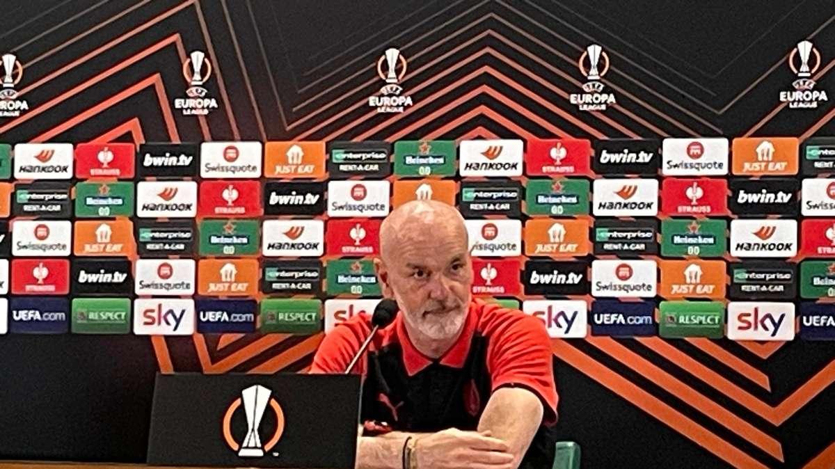 Milan, Pioli replica a De Rossi: "Ultima spiaggia? Noi però la Champions la giocheremo"