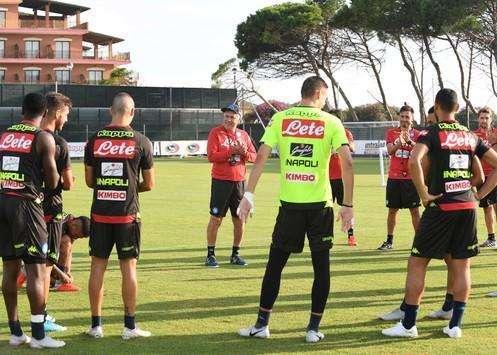 Qui CastelVolturno - Seduta mattutina: differenziato per Insigne, Verdi a riposo in attesa degli esami