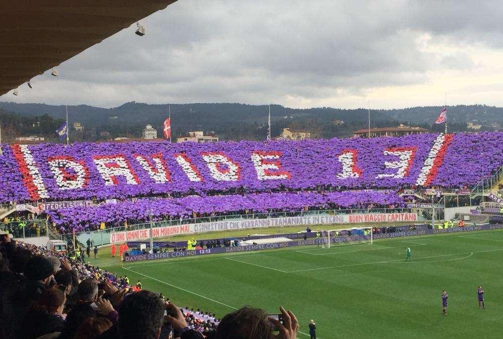 FOTOGALLERY - Fiorentina-Benevento, dalla coreografia del Franchi allo stop al 13': lacrime in ricordo di Astori