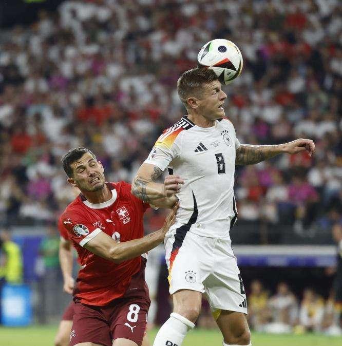 Svizzera, Freuler: "L'Italia è una squadra che non muore mai"