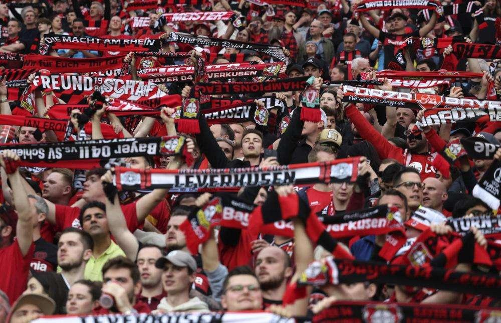Incredibile iniziativa del Bayer Leverkusen: offre un tatuaggio gratis ai tifosi