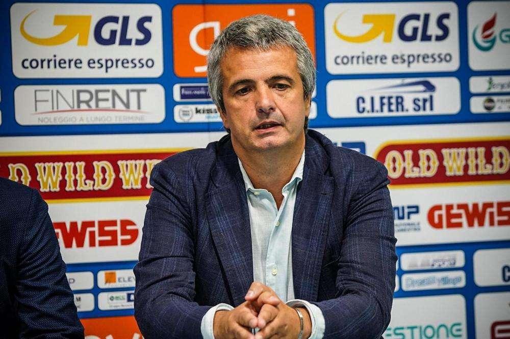 Pres. Napoli Basket a TN: "Il calcio è la quarta industria del paese, non si fermerà! Da noi è diverso"
