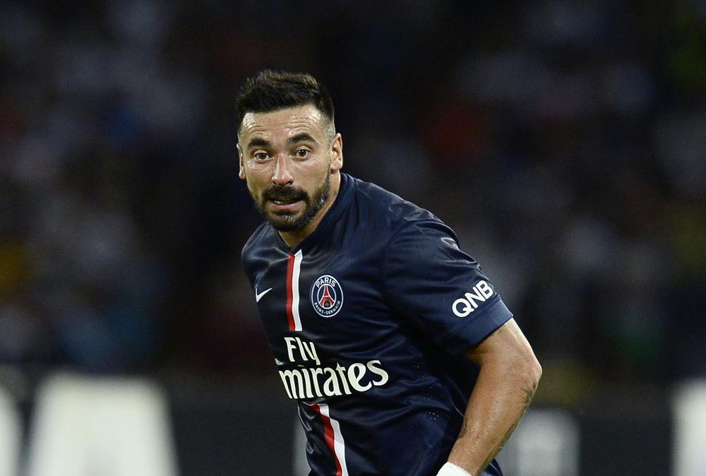 Lavezzi riappare in pubblico: va a tifare per il nipote allo stadio