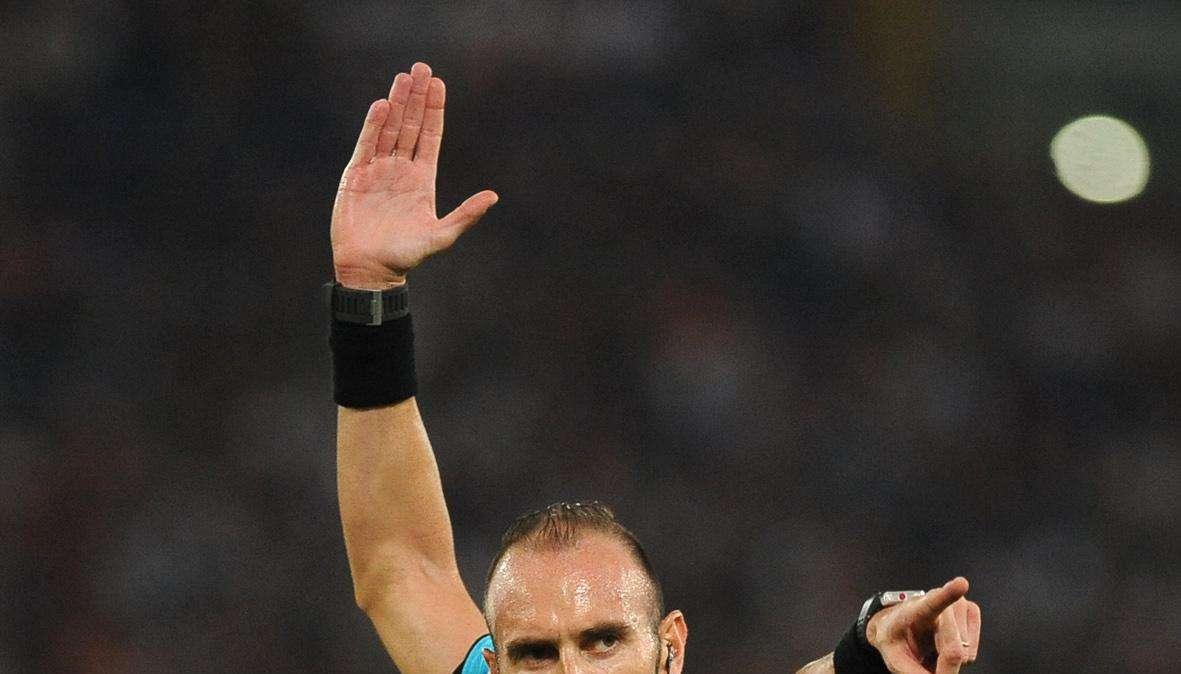 Russo, ex arbitro: "Per Barcellona-Napoli questo è il mio arbitro favorito"