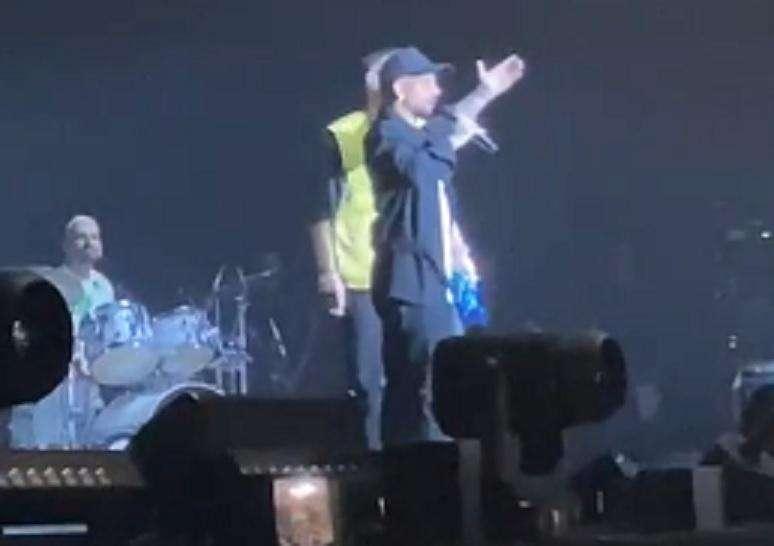 VIDEO - Insigne al concerto di Rocco Hunt: "Manca poco, ma con il cuore sarò sempre qui con voi"