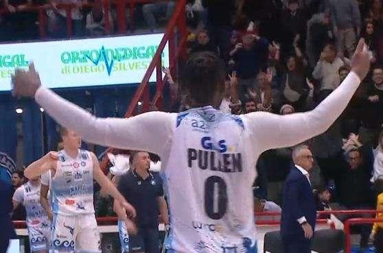 Impresa Napoli Basket! Battuta la capolista Virtus Bologna: Pullen e Zubcic sugli scudi