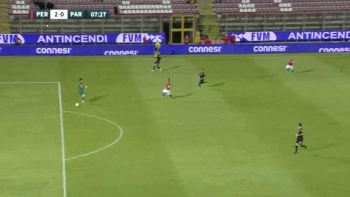 Perugia-Parma, papera clamorosa di Buffon: cicca il pallone su retropassaggio e regala il 2-0